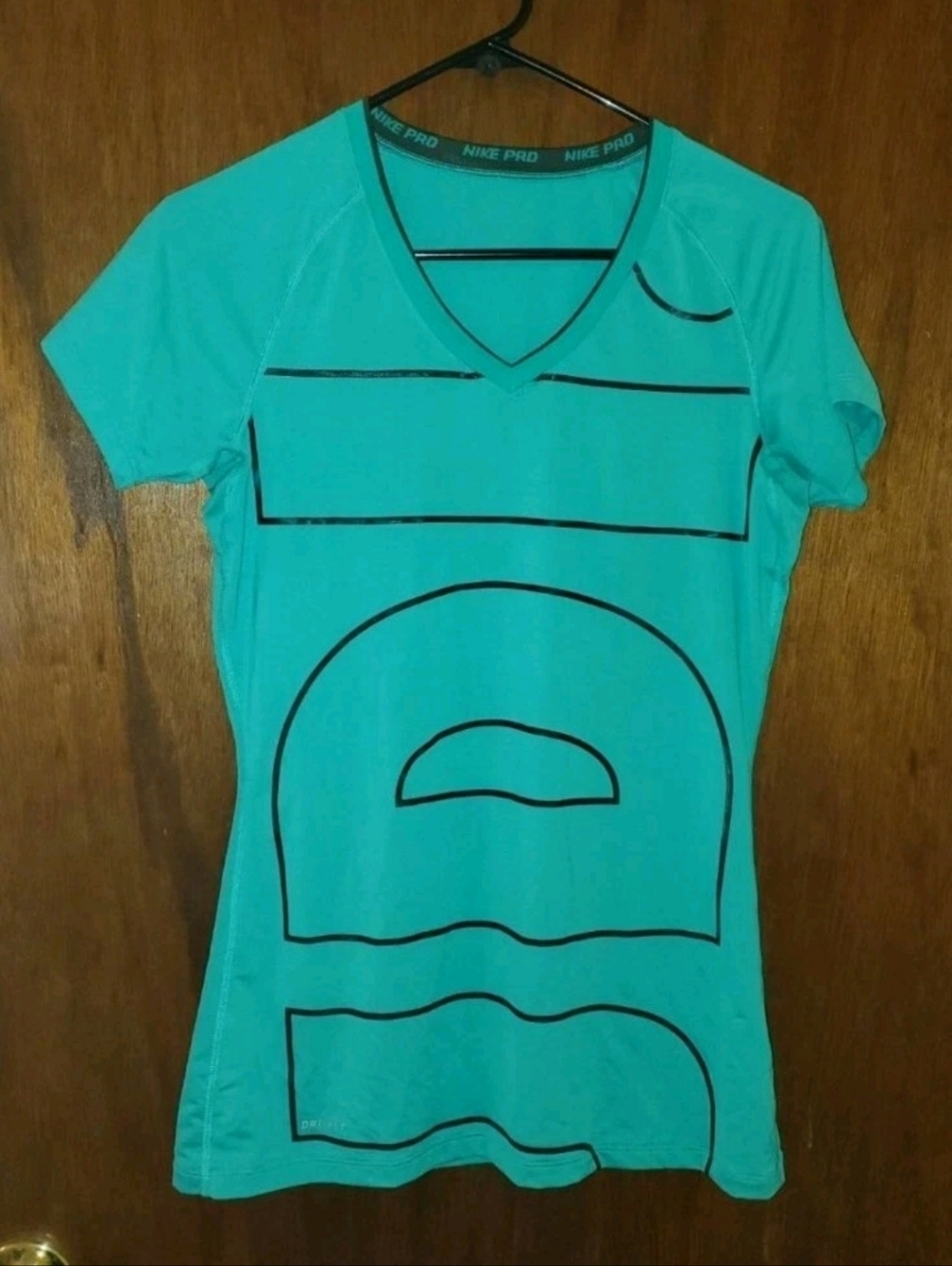 Nike Pro V‑Neck Graphic Short Sleeve T Shirt Sz Medium